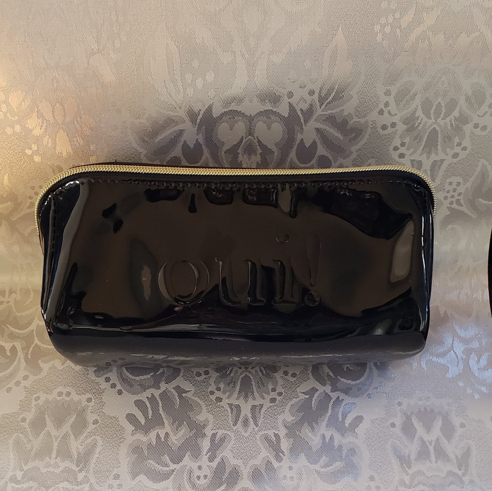 MAKEUP BAG